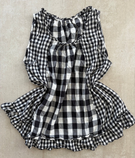 00's Black and White Sleeveless Top