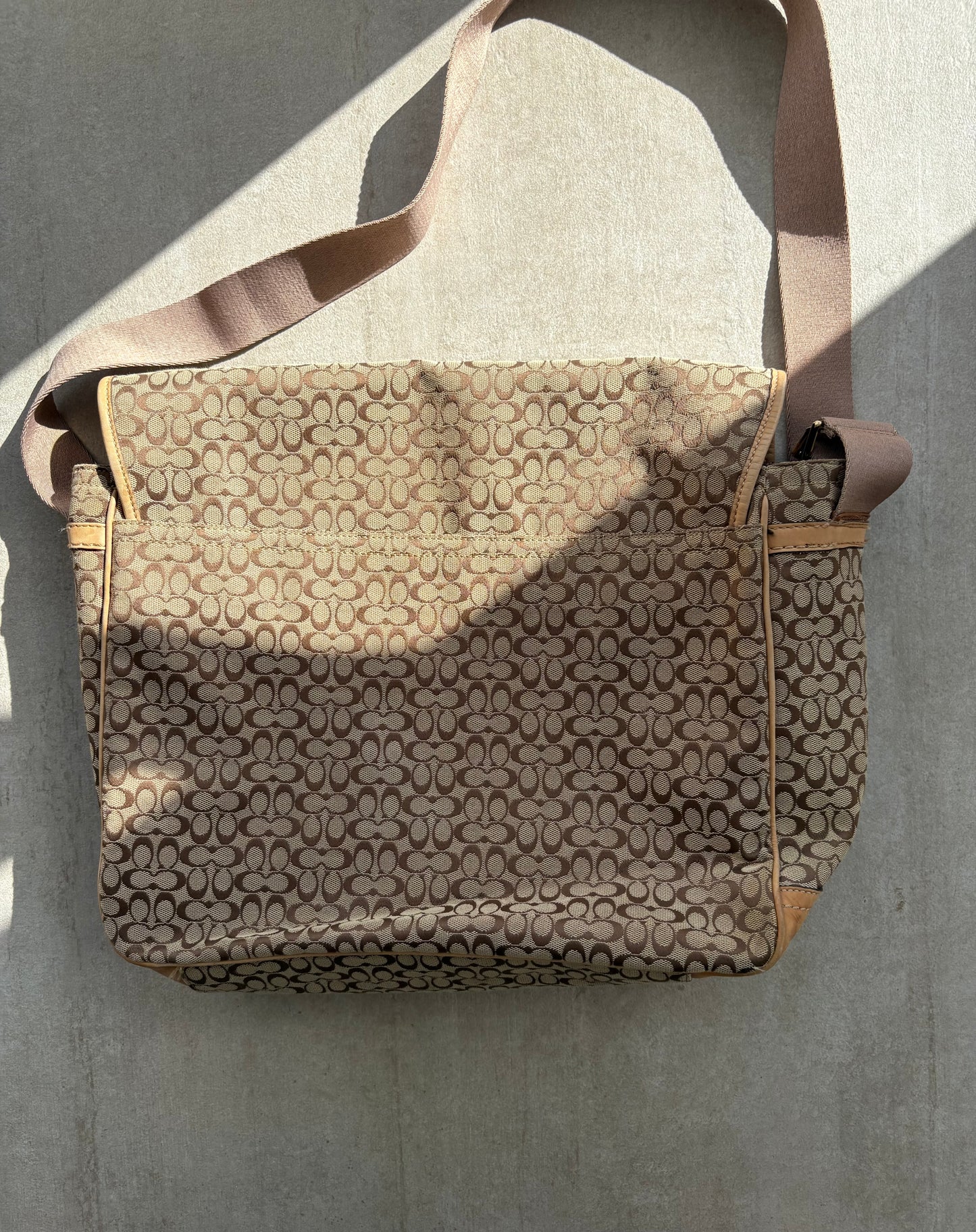 Coach Signature Canvas Messenger Bag