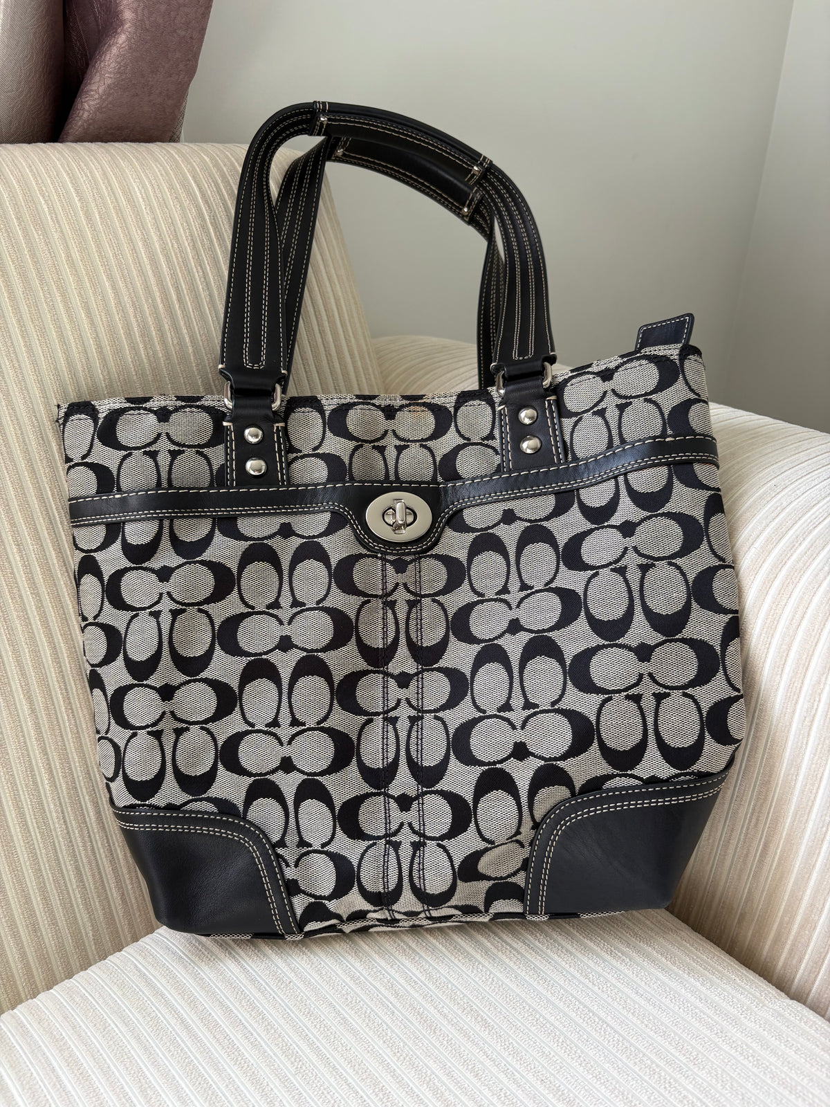 Coach Hamptons Signature Turnlock Shoulder Bag