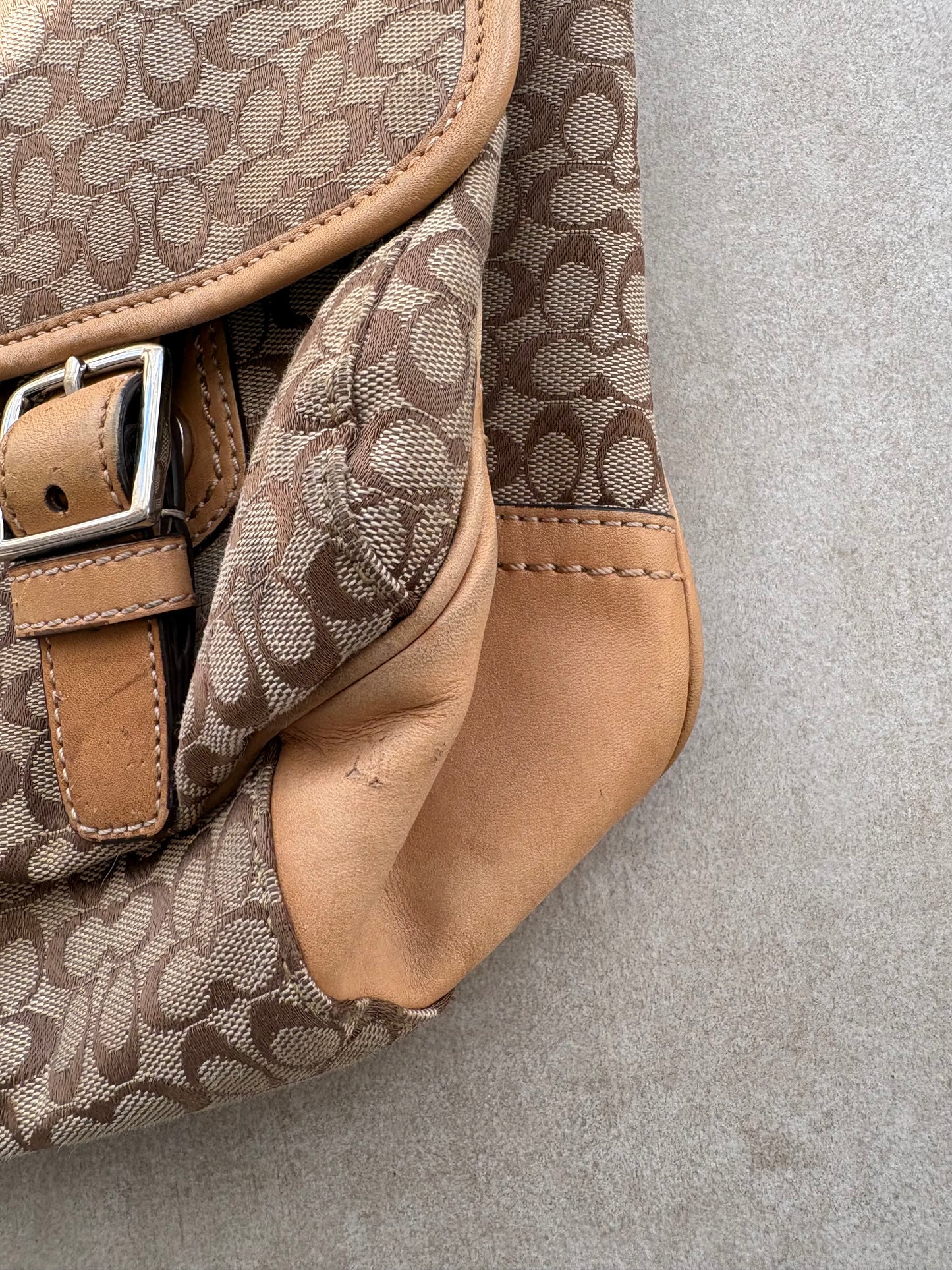 Coach Signature Canvas Messenger Bag