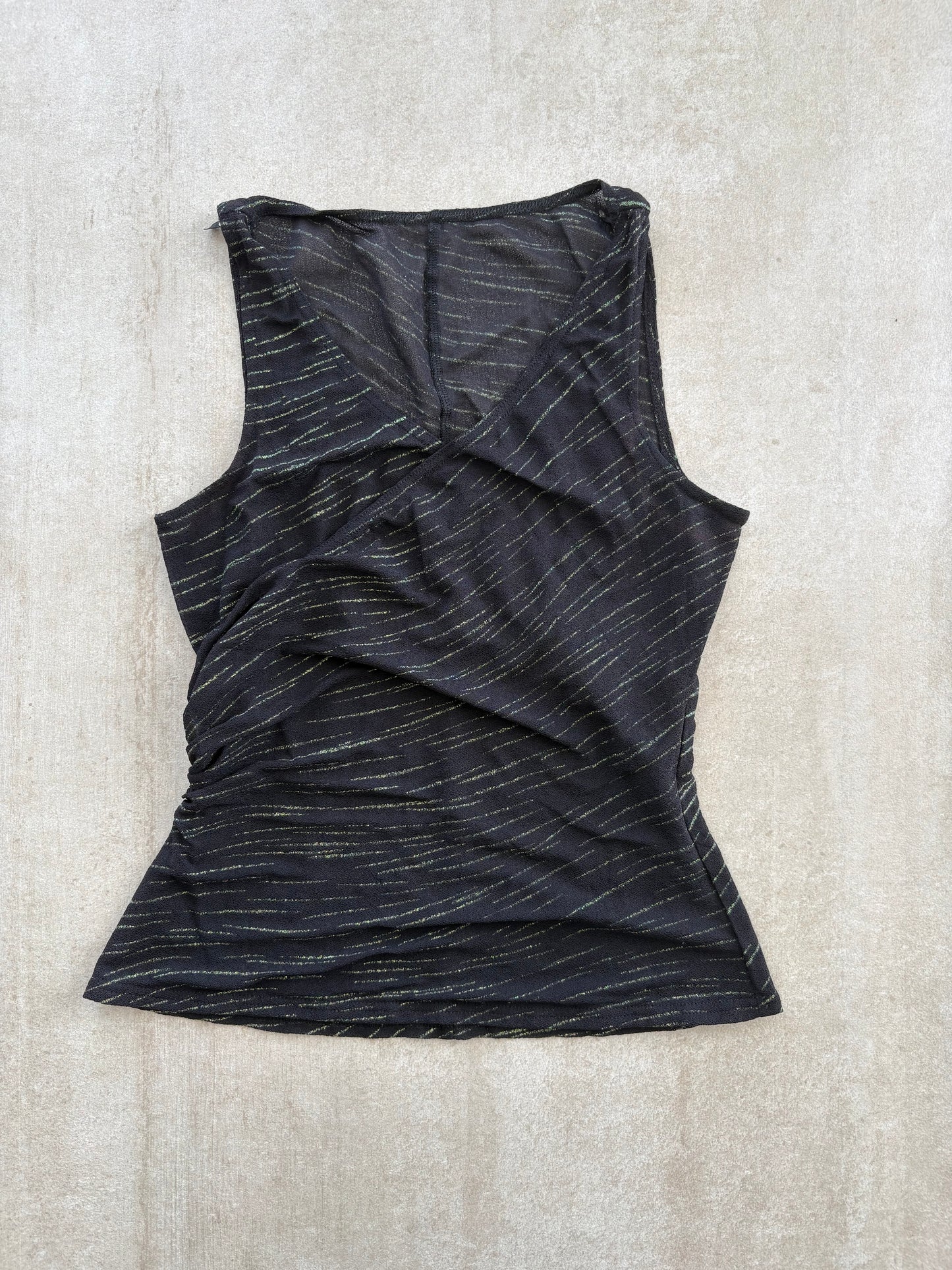 00's Black V-neck Sleeveless Top
