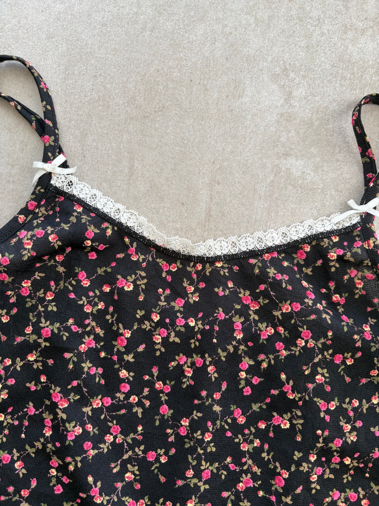 00's Floral Cami w/ White Lace